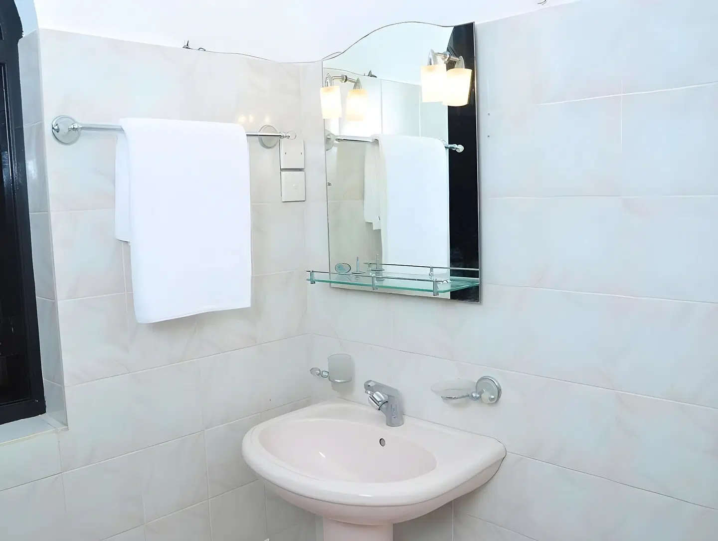 Latheena Resort Badezimmer