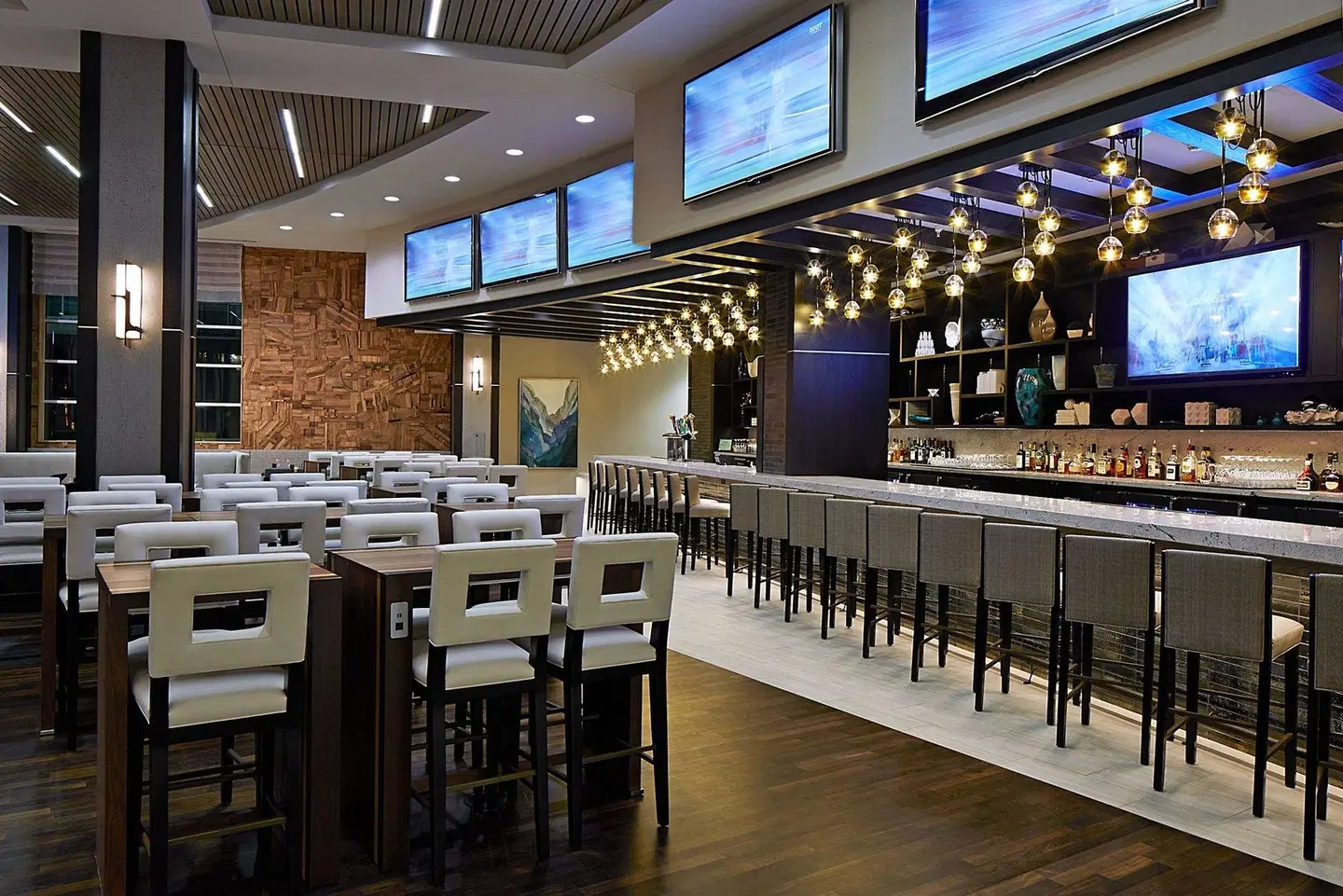 Seattle Marriott Bellevue Bar