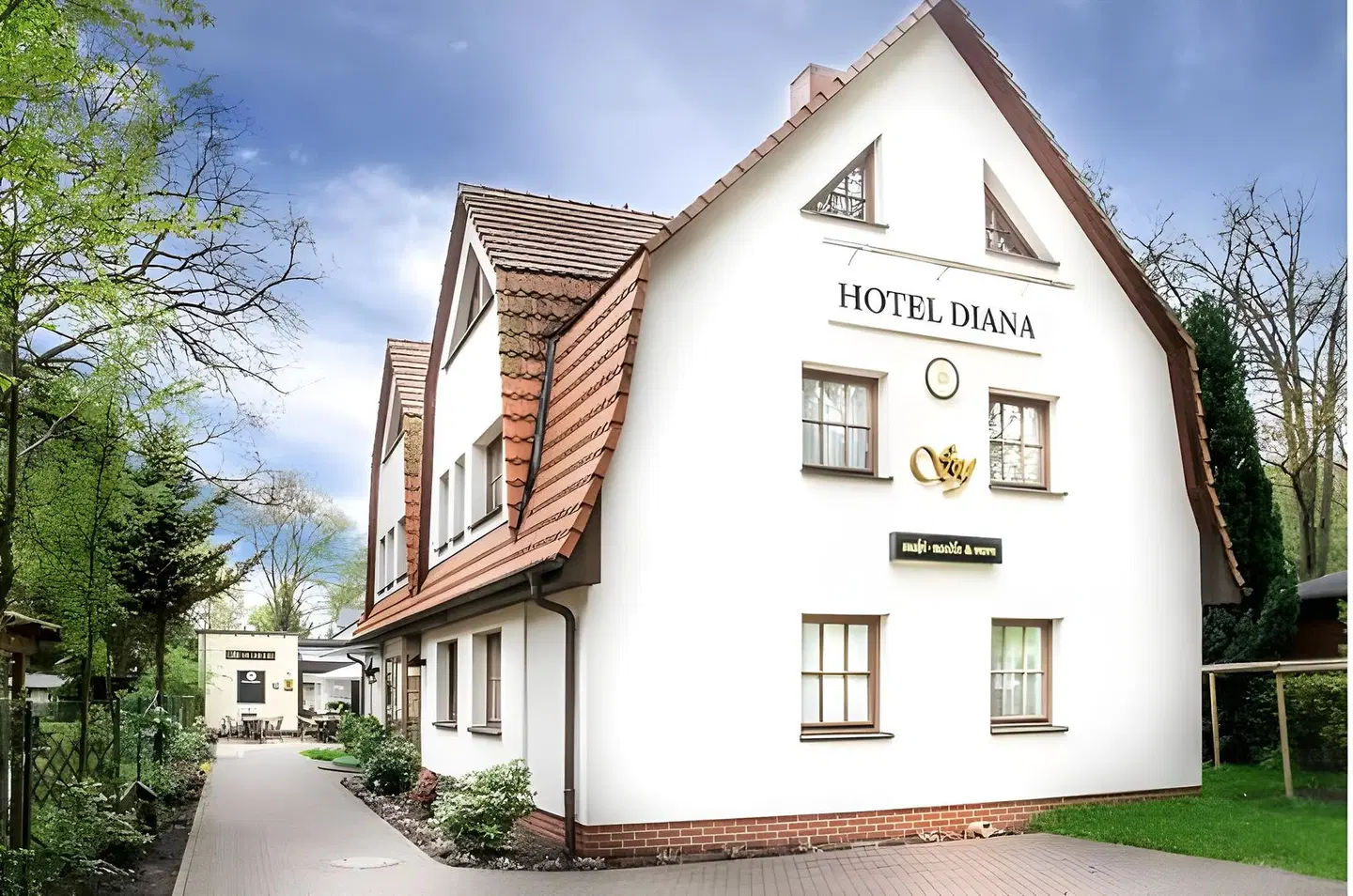 Diana EXTERIOR