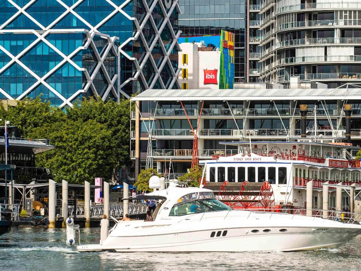 ibis Sydney Barangaroo EXTERIOR