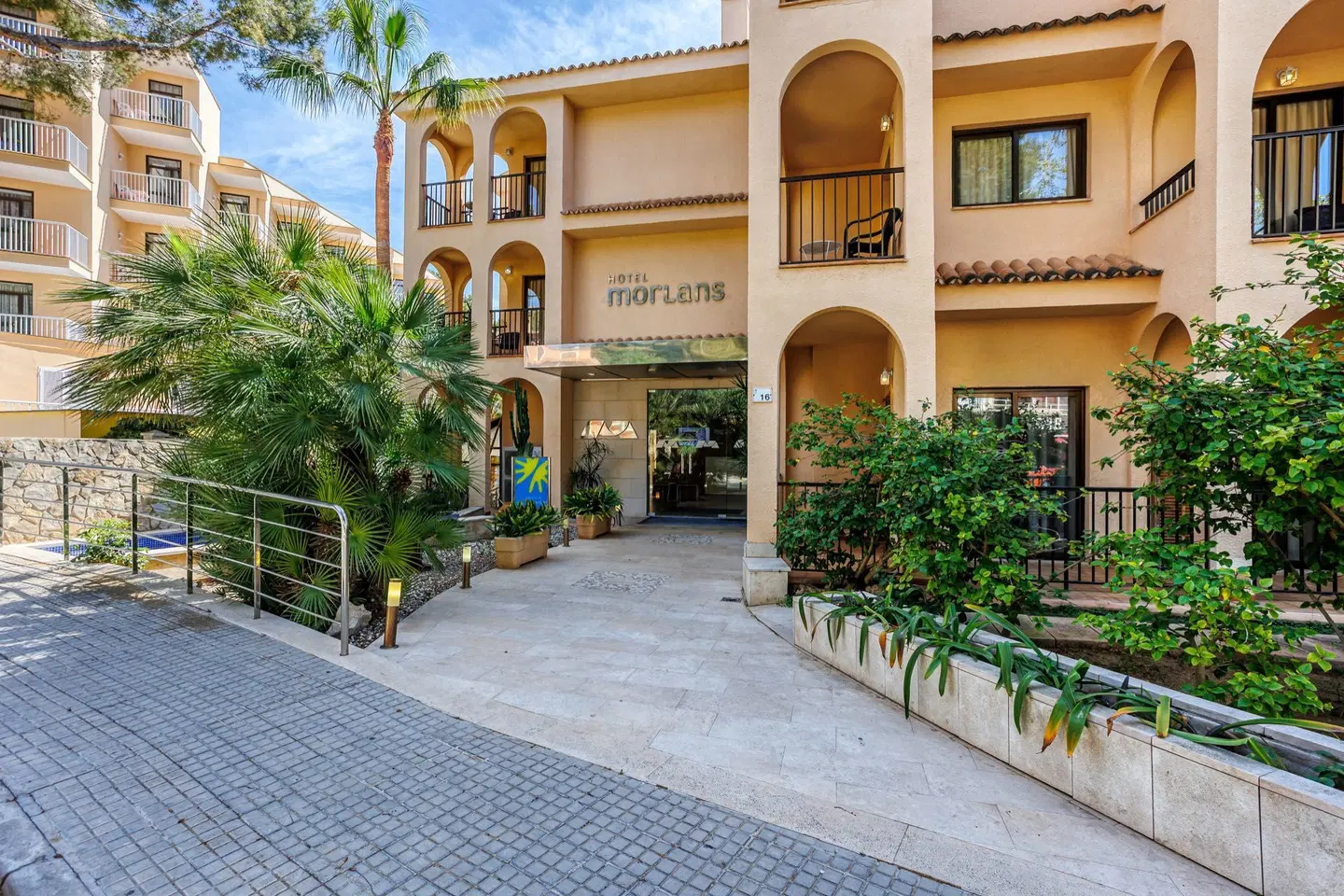 Morlans EXTERIOR