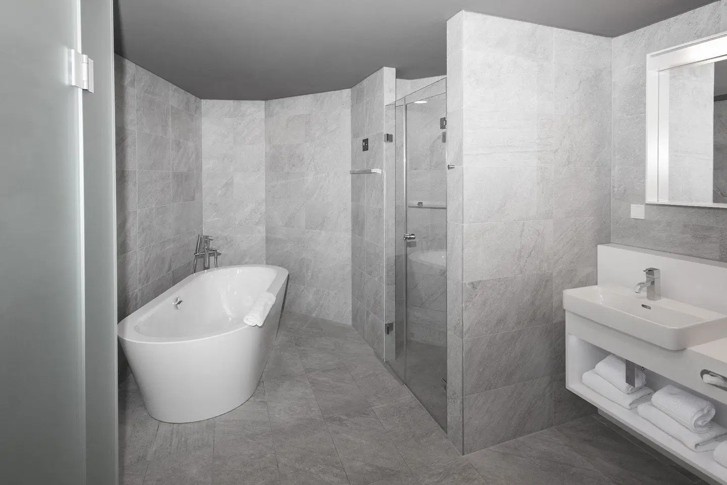 aDLERS Lifestyle-Hotel Badezimmer