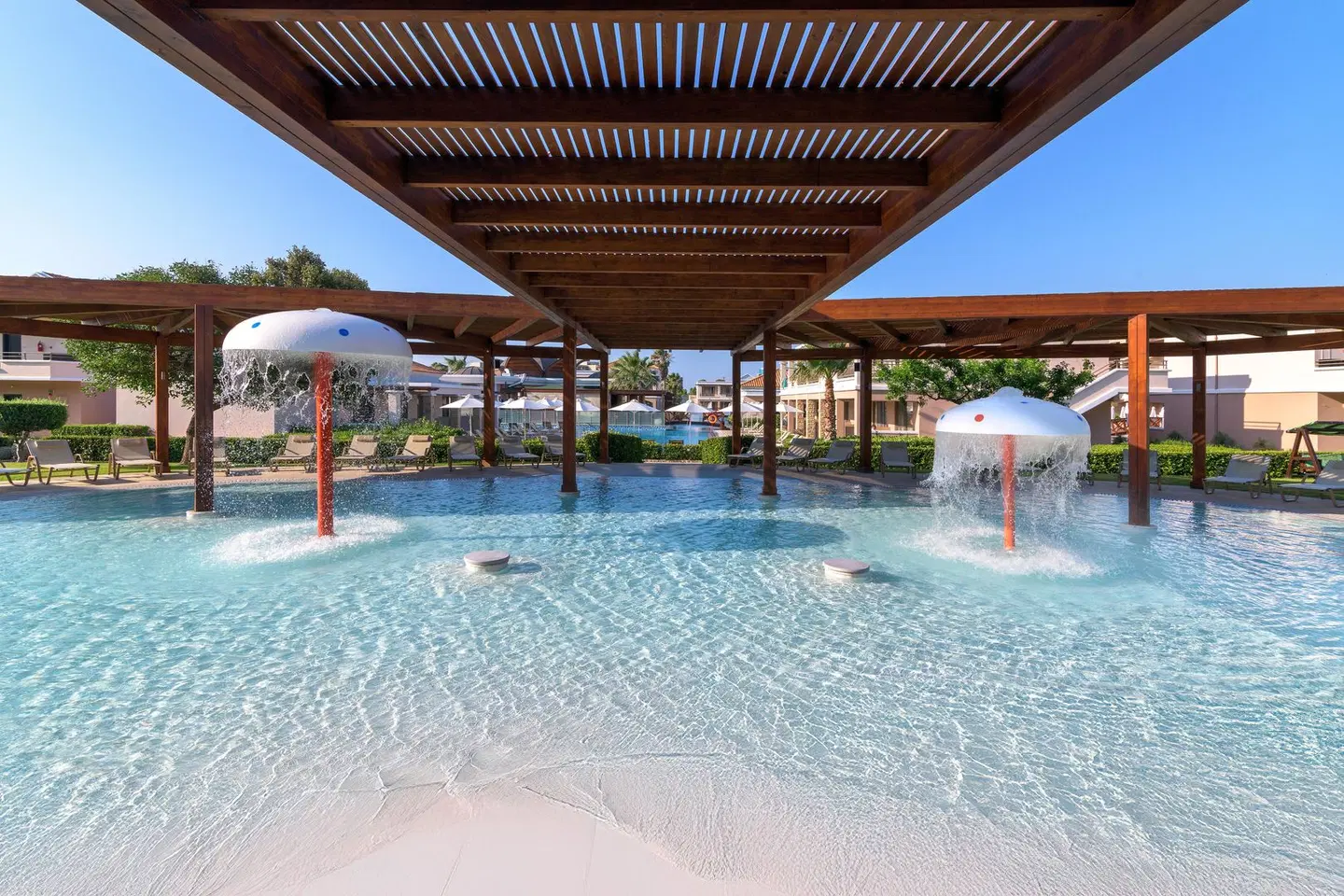 La Marquise Luxury Resort Complex OUTDOOR_POOL