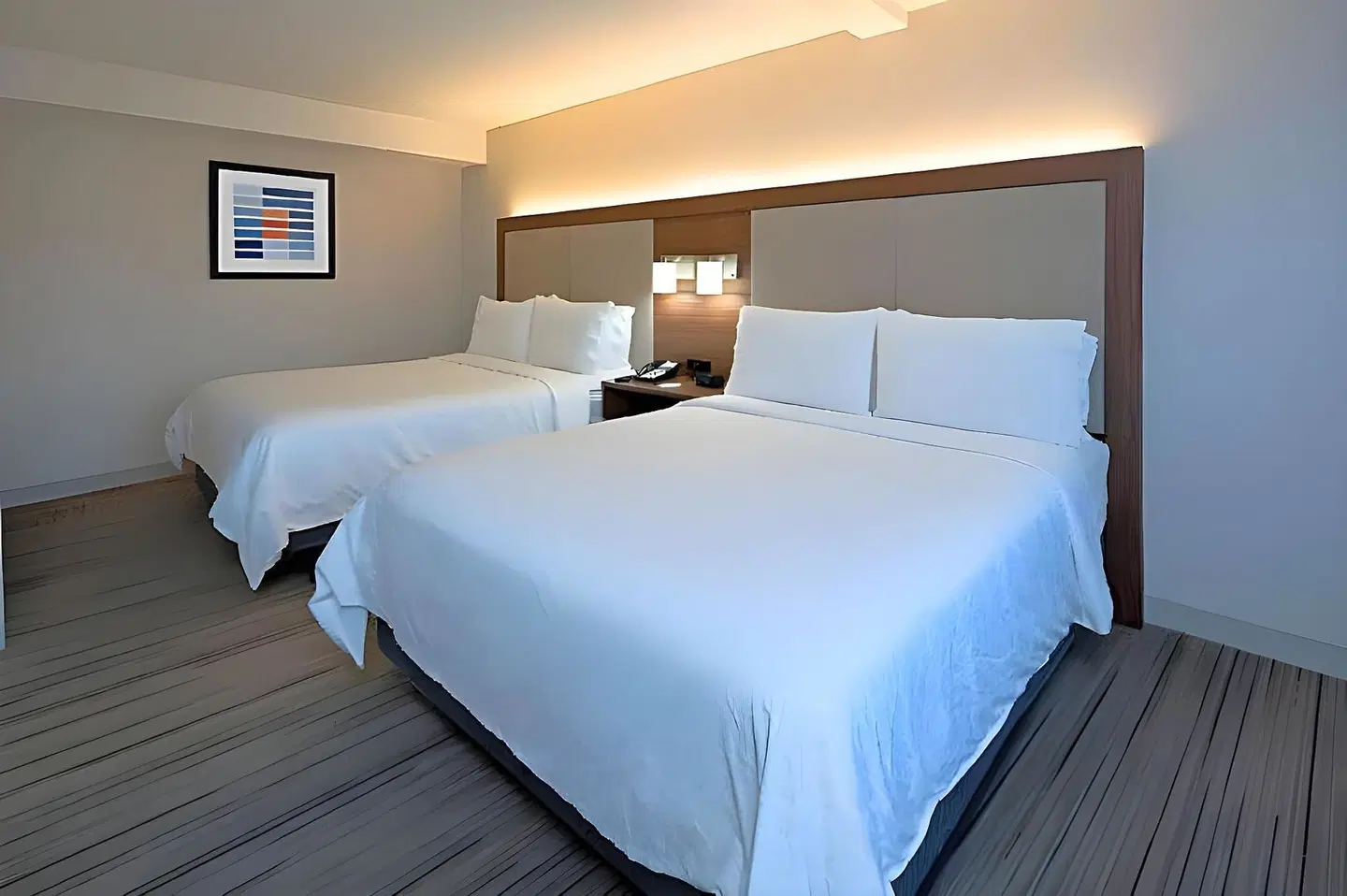 Holiday Inn Express & Suites Seattle-Sea-Tac Airport by IHG ROOM_EXAMPLE