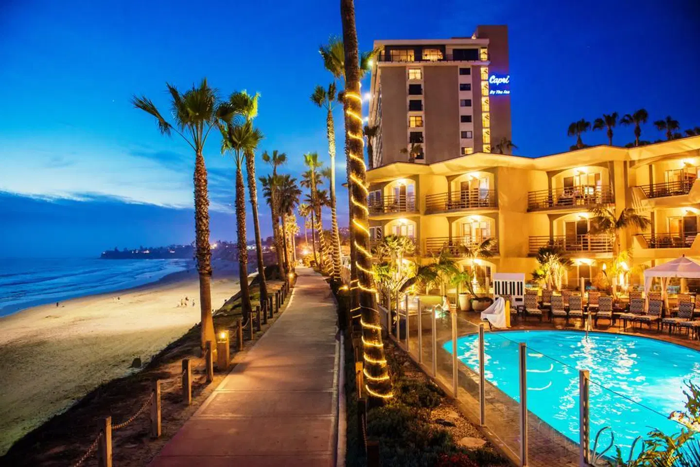 Pacific Terrace Hotel EXTERIOR
