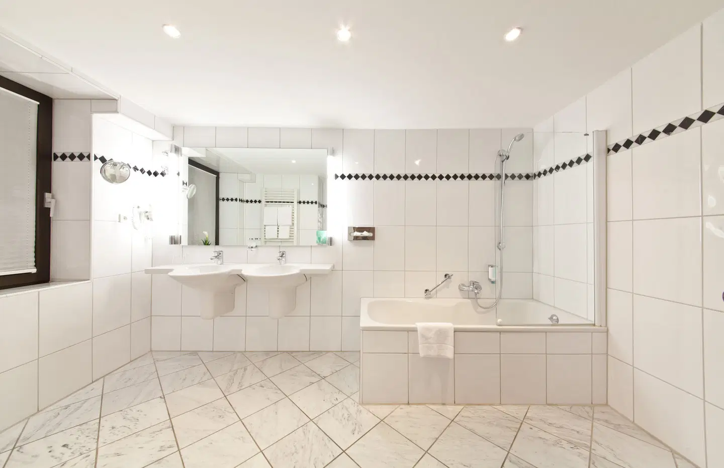 Garner Hotel Cologne East Badezimmer