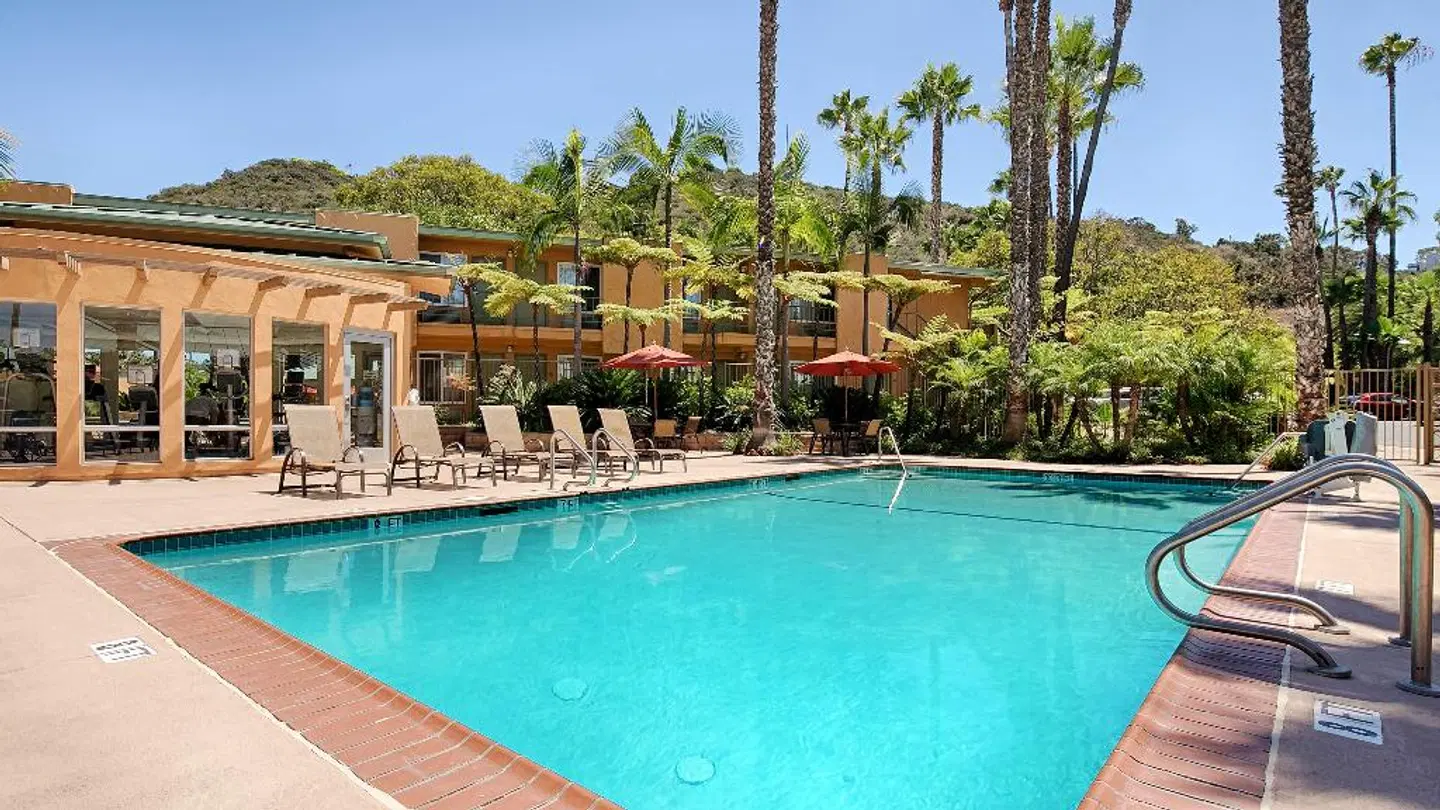 Best Western Seven Seas OUTDOOR_POOL
