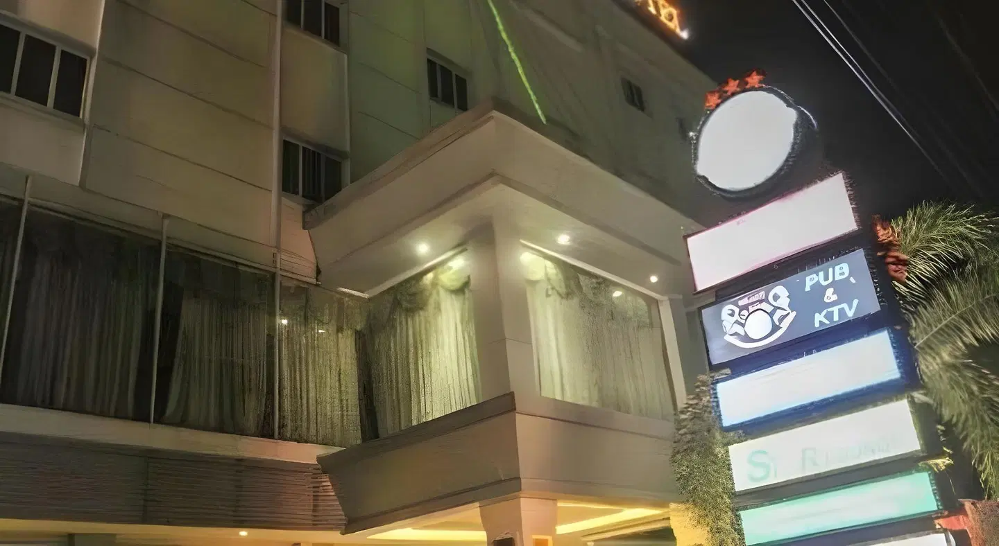 New Hollywood Hotel Pekanbaru Badezimmer