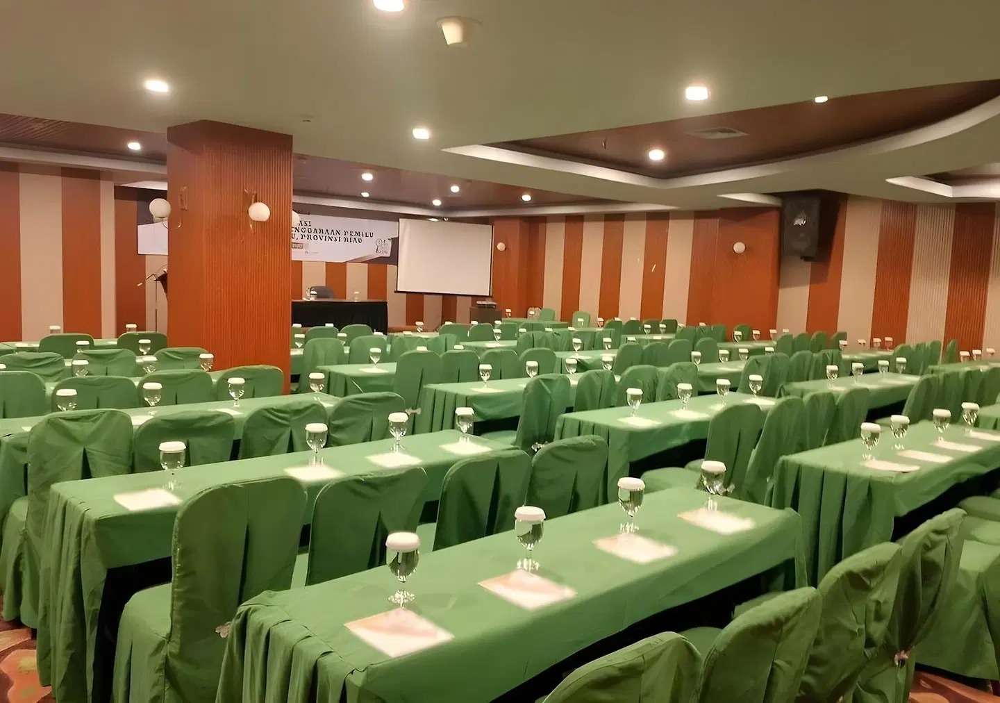 New Hollywood Hotel Pekanbaru CONFERENCE