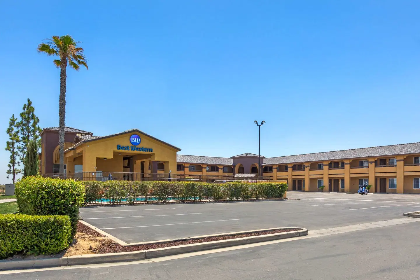 Best Western Heritage Inn EXTERIOR