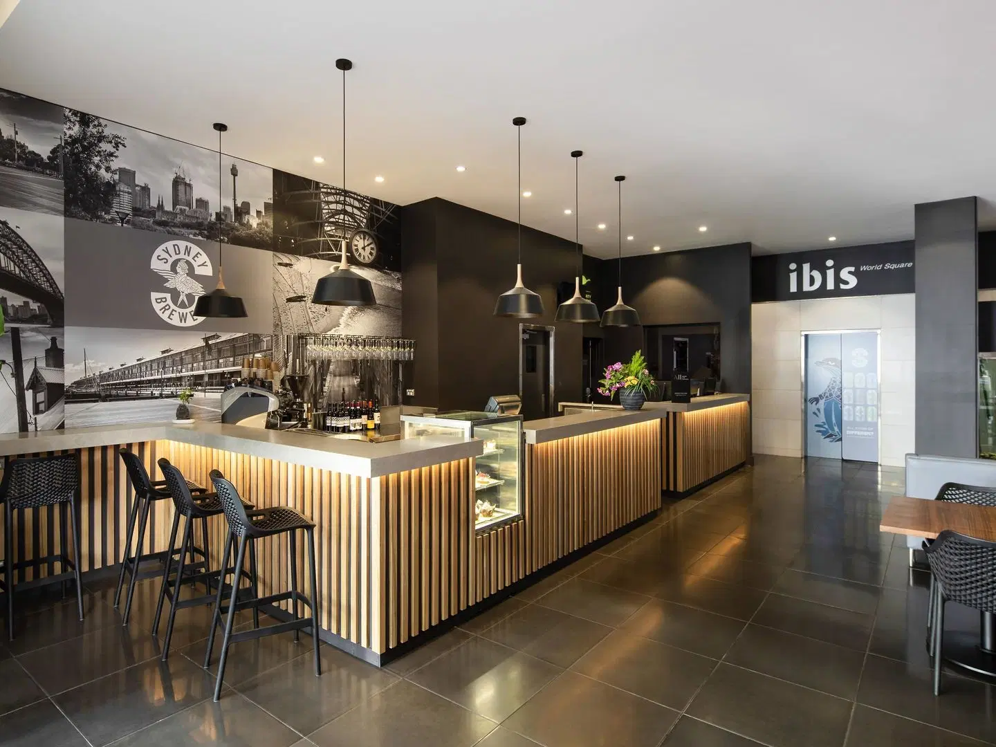 ibis Sydney World Square Bar