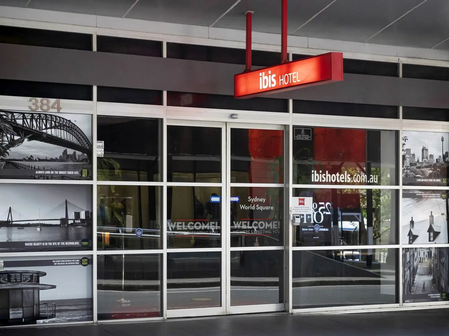 ibis Sydney World Square EXTERIOR
