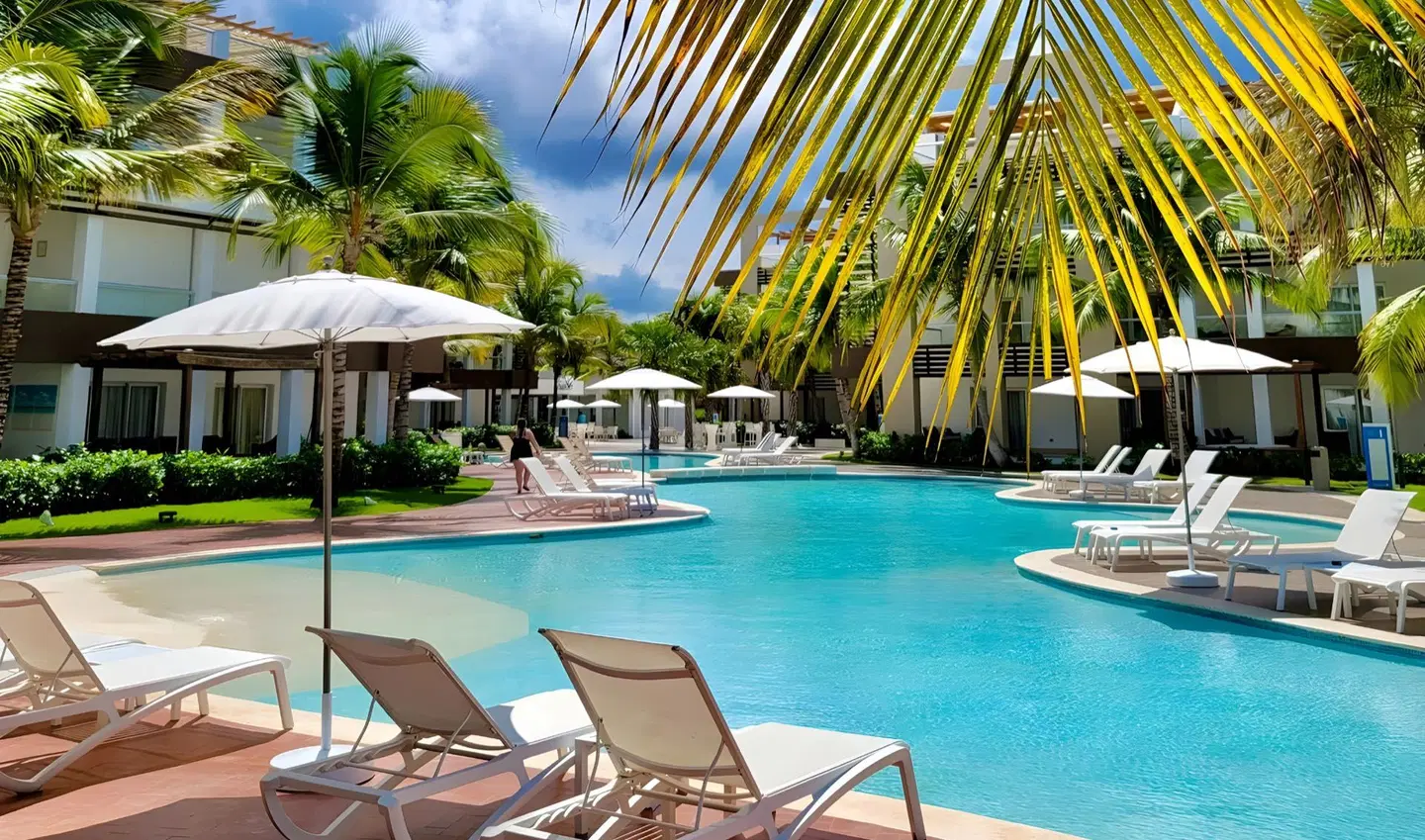 Bakour Punta Cana Suites OUTDOOR_POOL