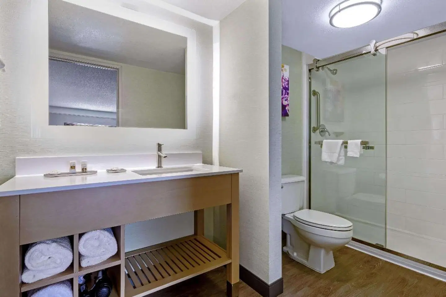 La Quinta Inn & Suites by Wyndham San Francisco Airport N Badezimmer