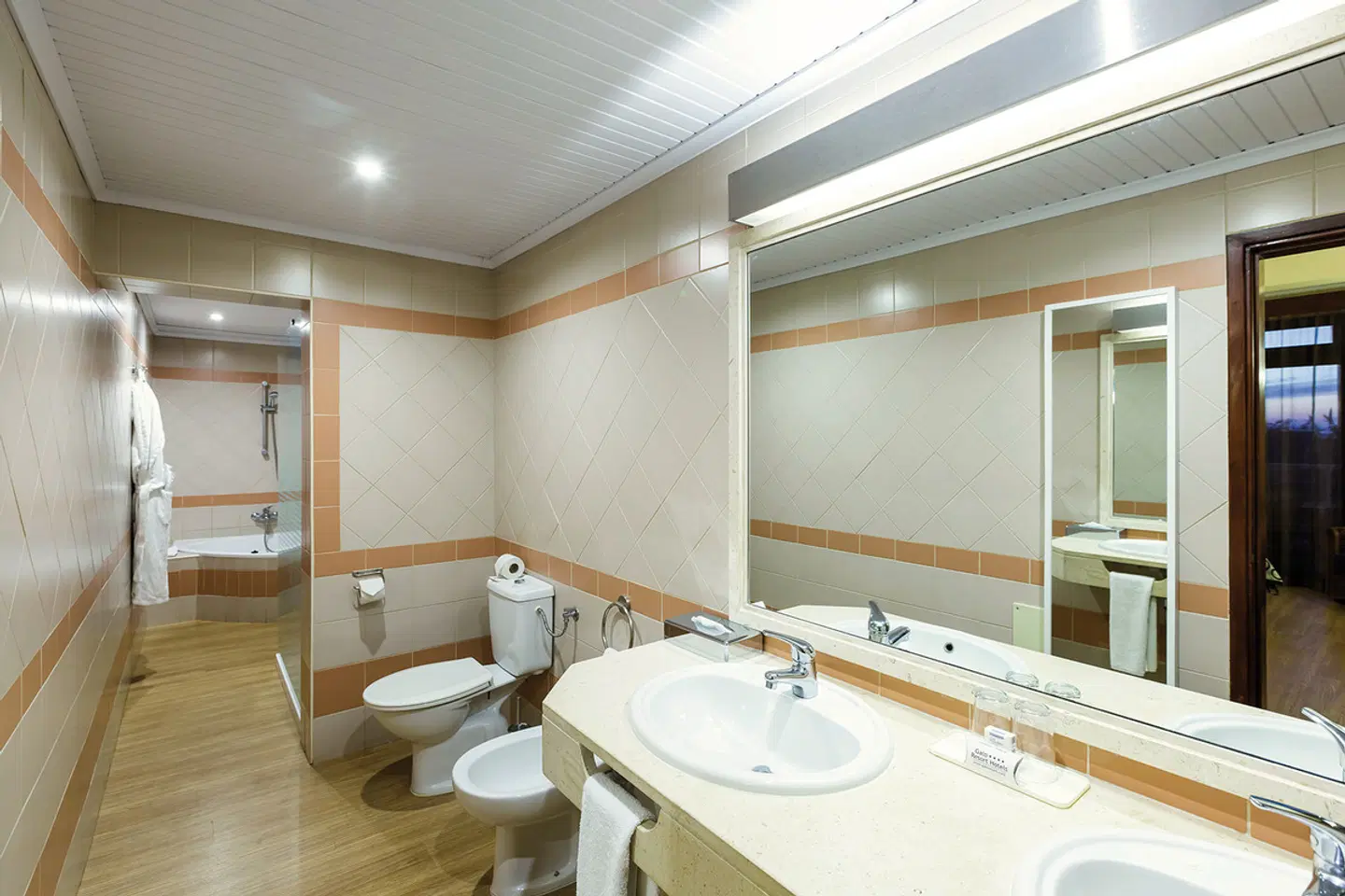 Alpino Atlantico Ayurveda Hotel BATHROOM