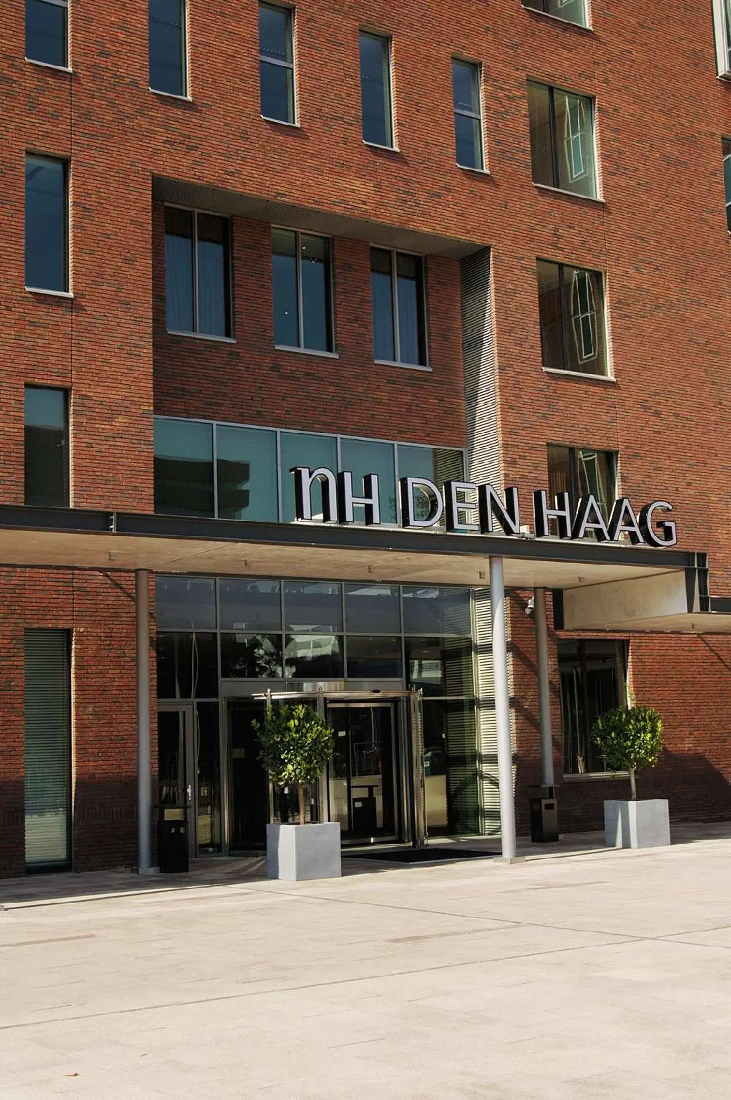 NH Den Haag EXTERIOR
