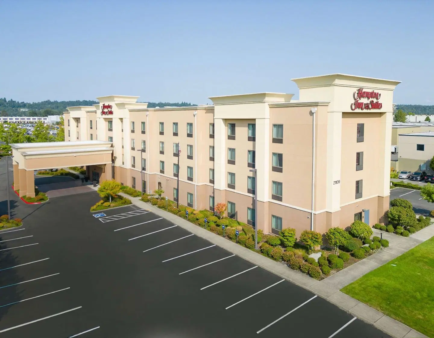 Hampton Inn & Suites Seattle/Kent,WA EXTERIOR