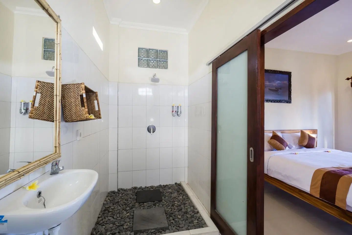Seaweed Guesthouse Lembongan BATHROOM