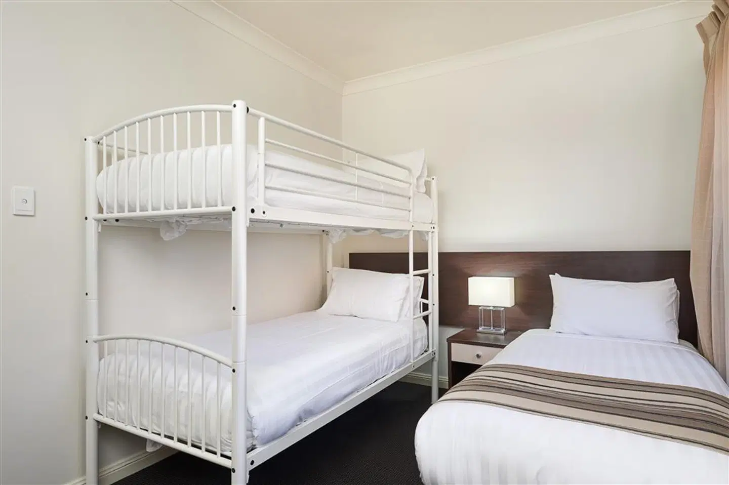 The Charles Boutique Hotel & Dining ROOM_EXAMPLE