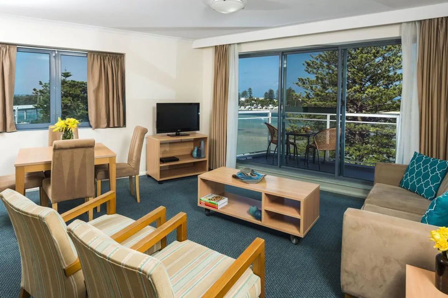 Oaks The Entrance Waterfront Suites ROOM_EXAMPLE