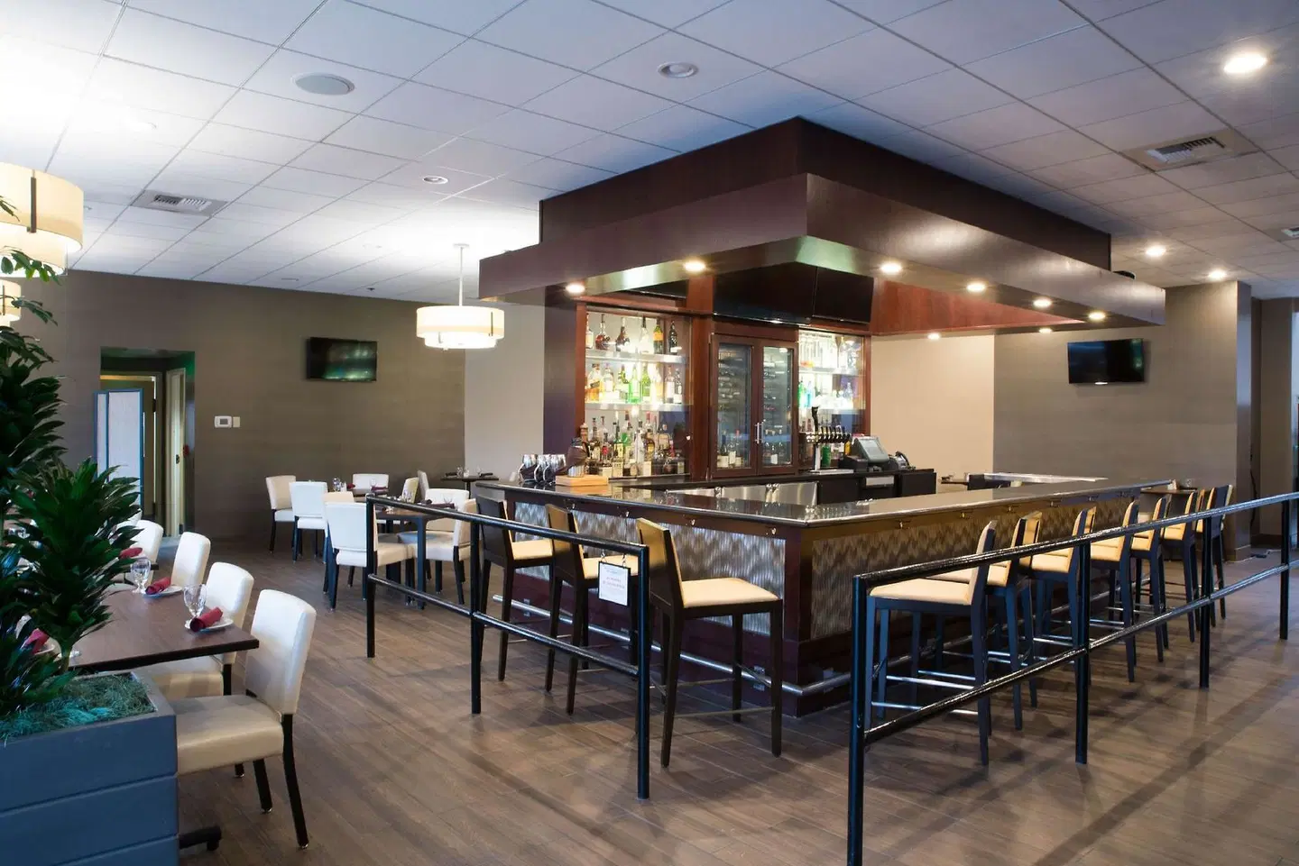Embassy Suites by Hilton Seattle Bellevue Bar