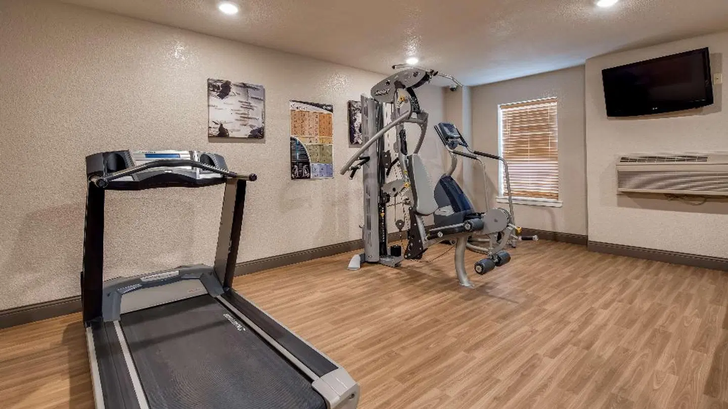 Best Western PLUS Bayshore Inn SPORTS_AND_LEISURE