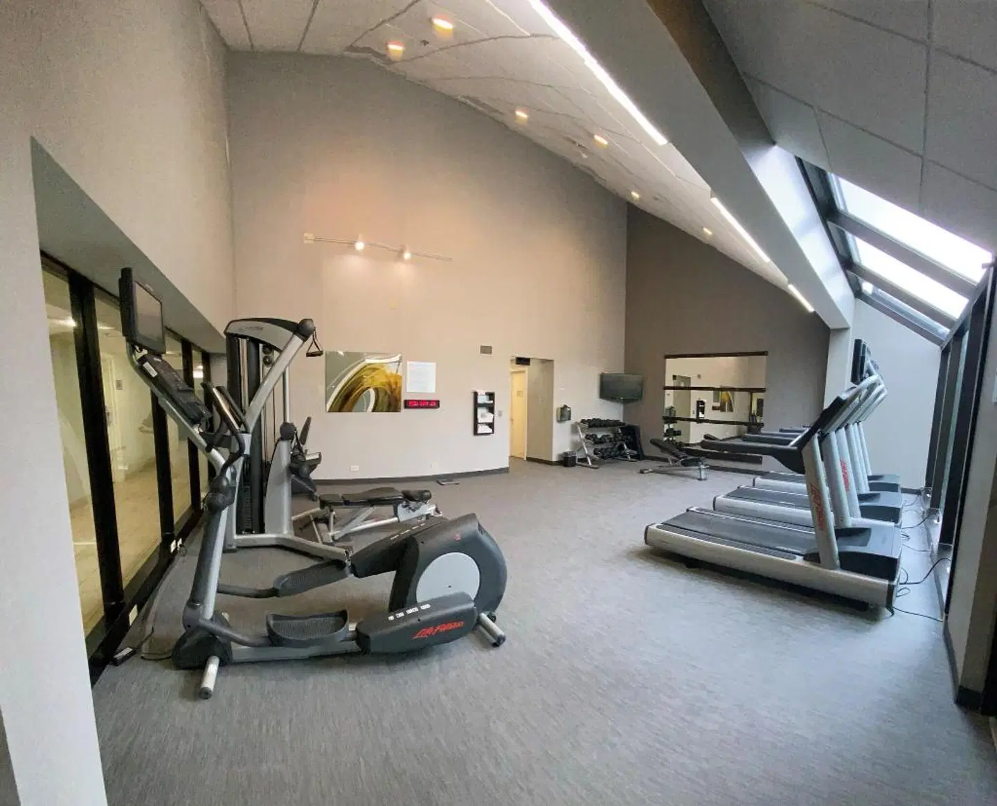 Courtyard by Marriott Chicago Elmhurst/Oakbrook Area SPORTS_AND_LEISURE