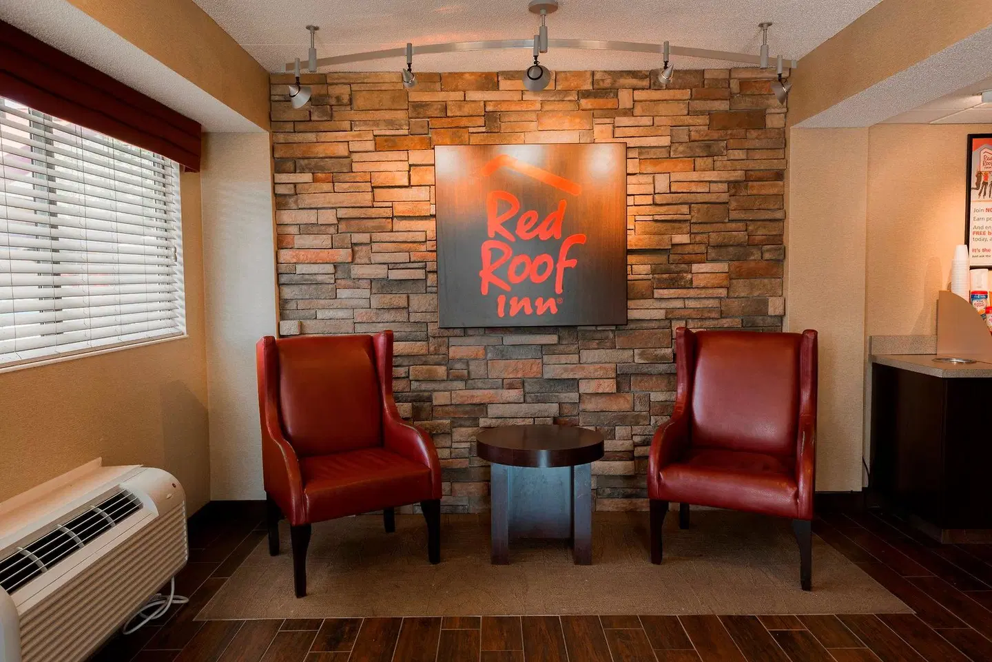 Red Roof Inn Rockford LOUNGE_LOBBY