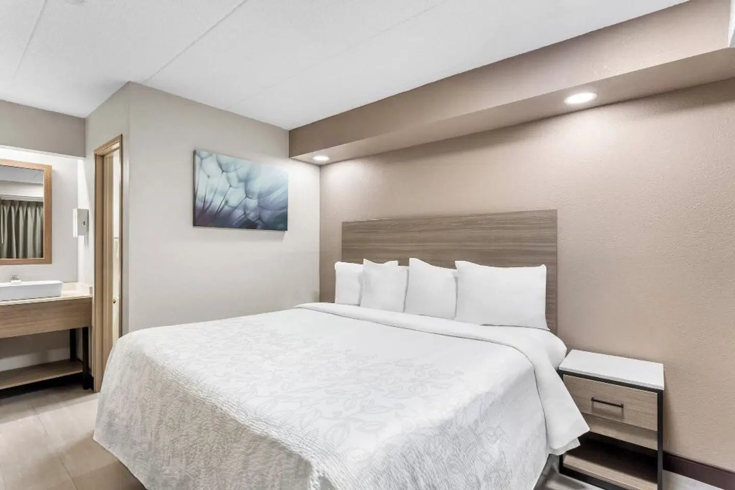 Red Roof PLUS+ Chicago - Hoffman Estates ROOM_EXAMPLE