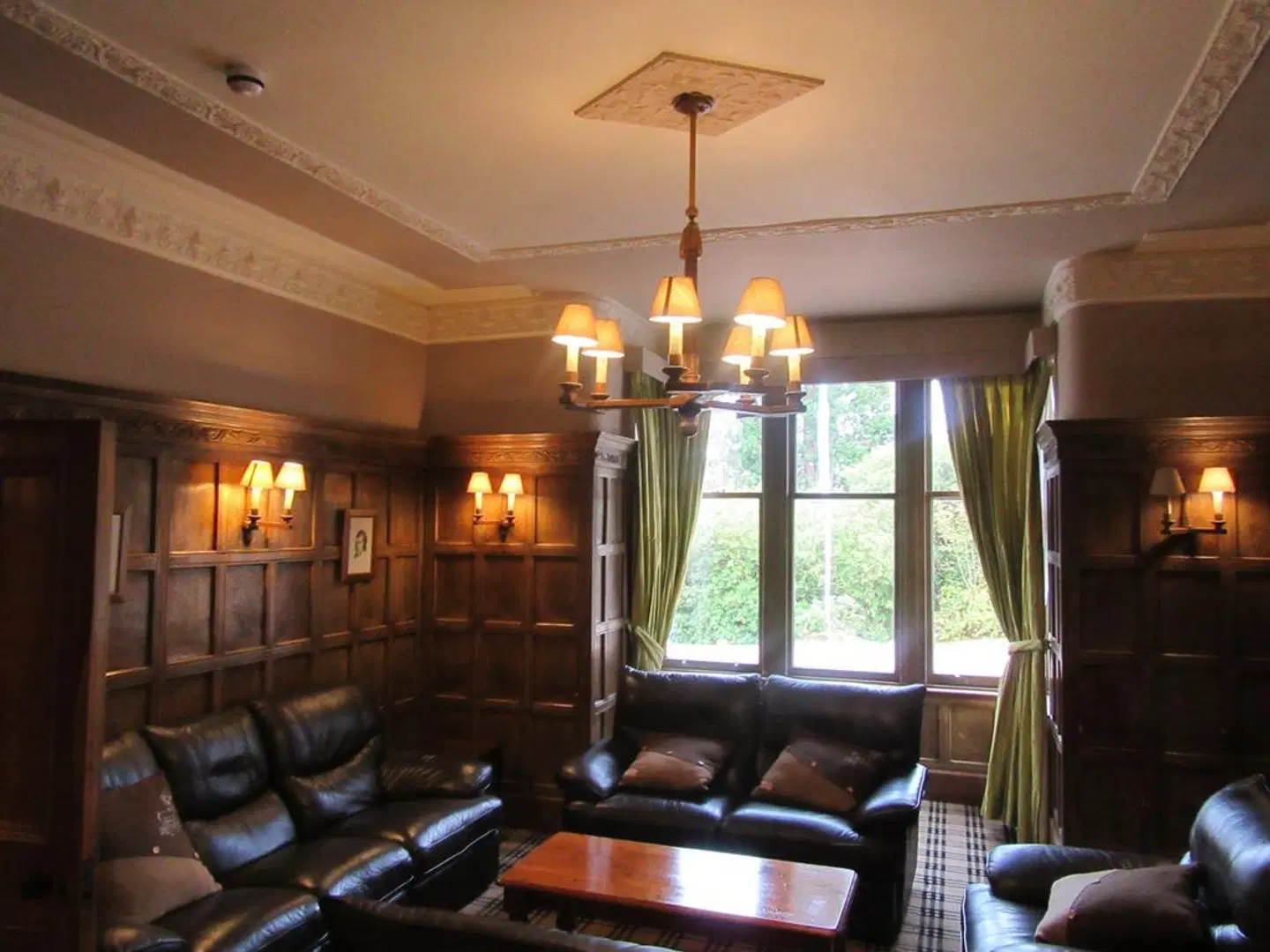 The Whispering Pine Lodge LOUNGE_LOBBY