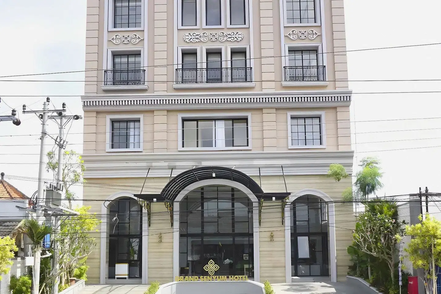 Grand Senyum Hotel, Tugu Yogyakarta EXTERIOR
