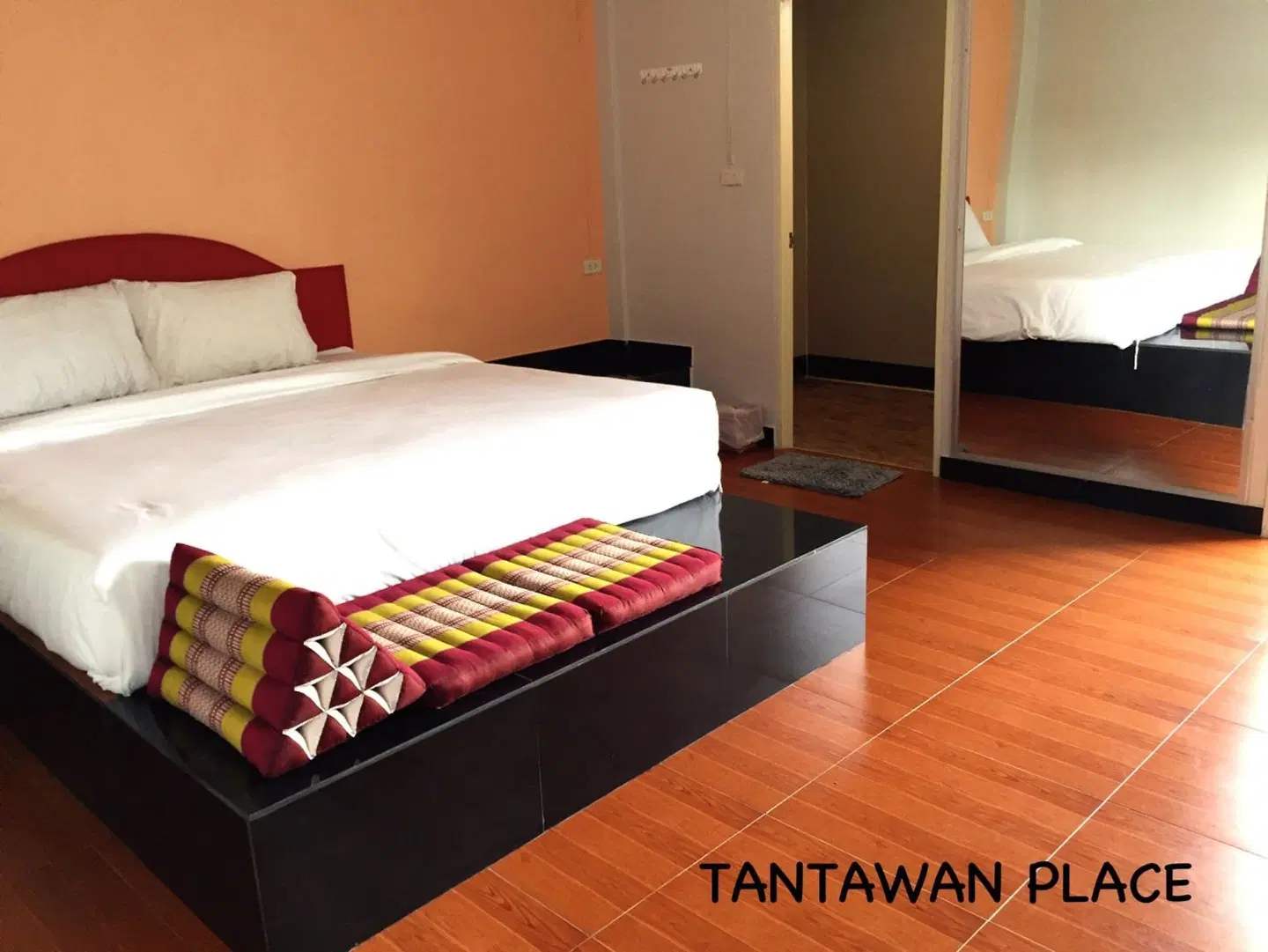 Tantawan Place ROOM_EXAMPLE