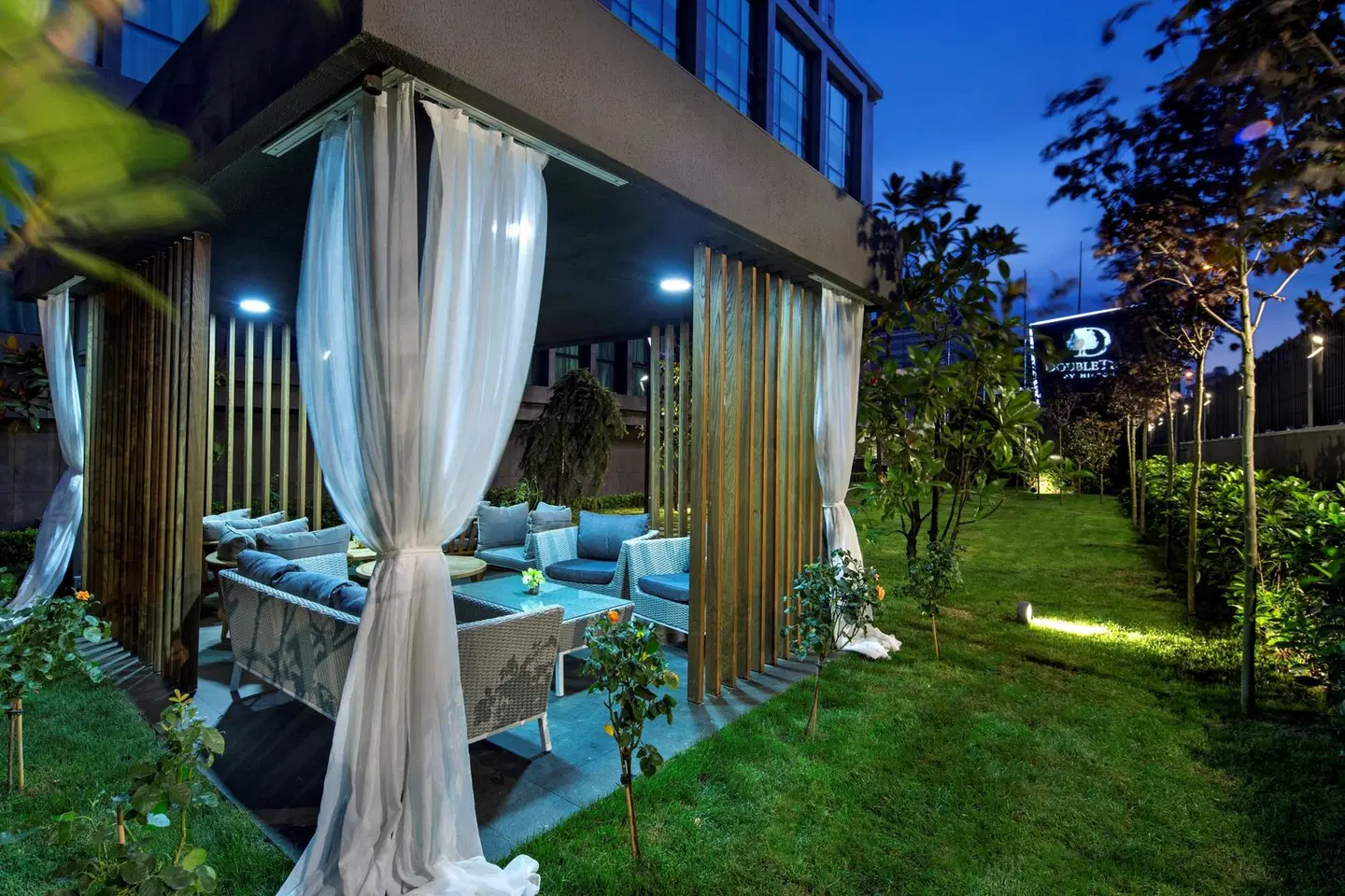 DoubleTree by Hilton Istanbul - Piyalepasa Garten