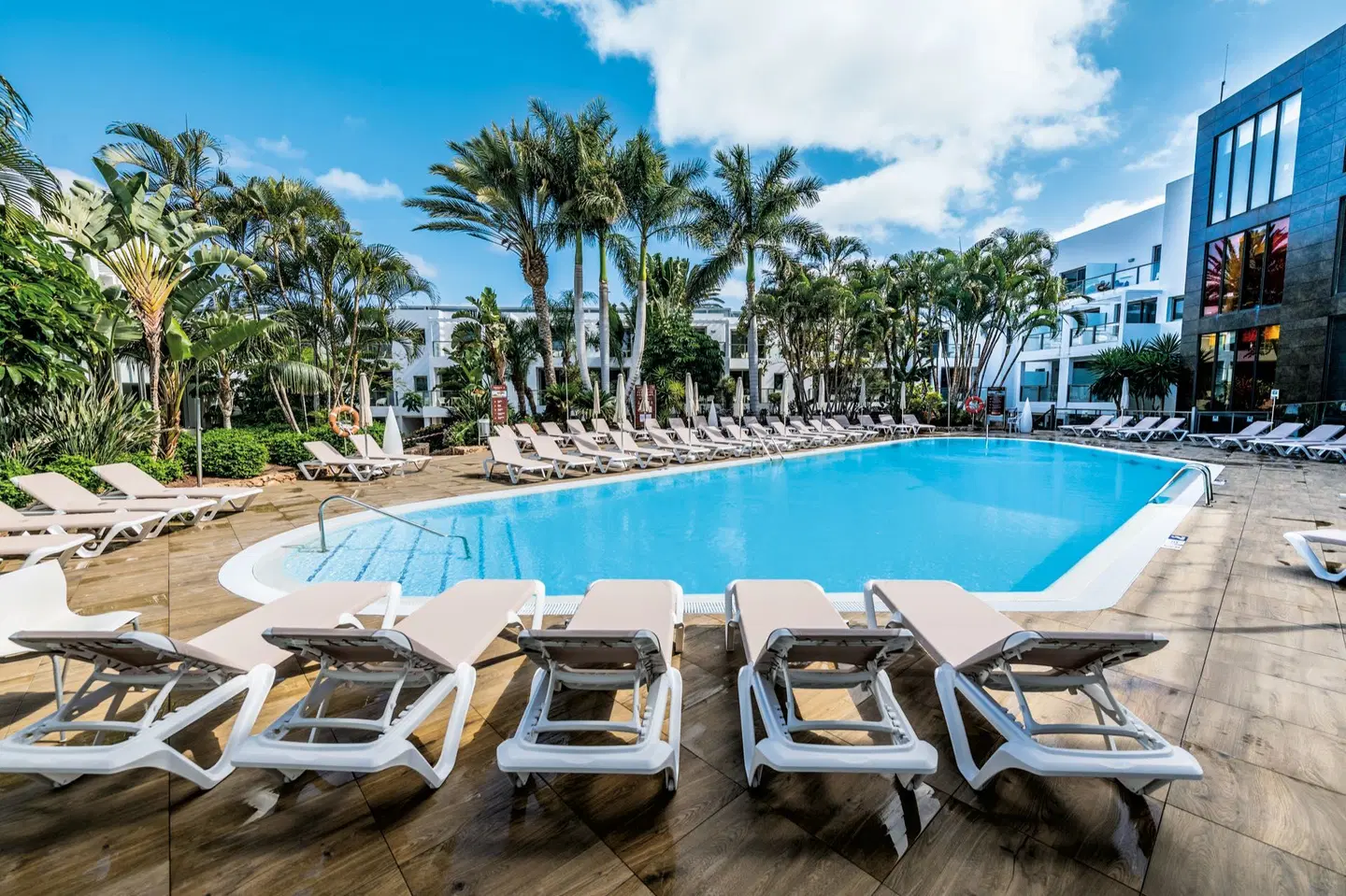 R2 Design Hotel Bahía Playa OUTDOOR_POOL