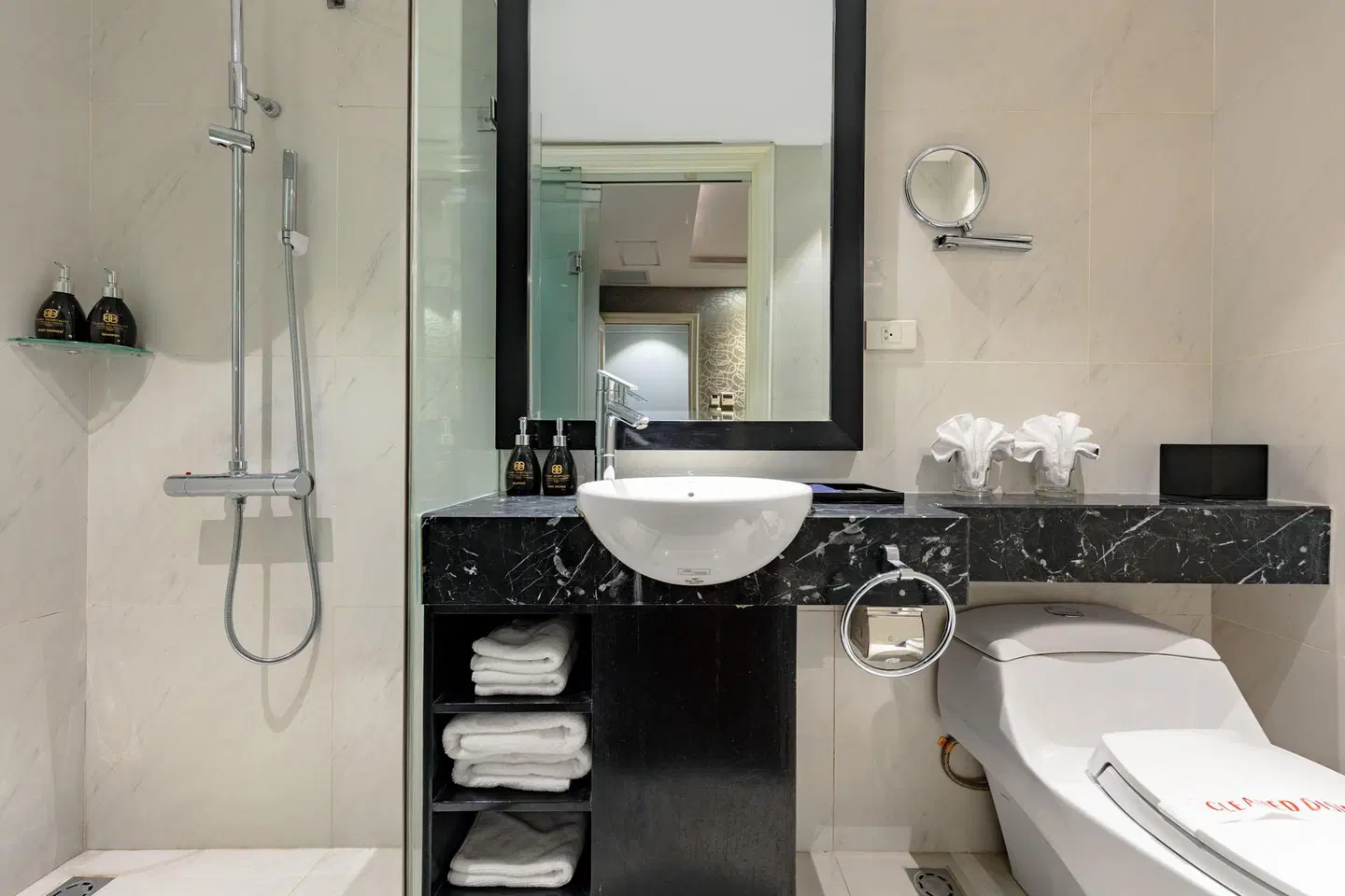Church Boutique Hotel - Hang Ca BATHROOM
