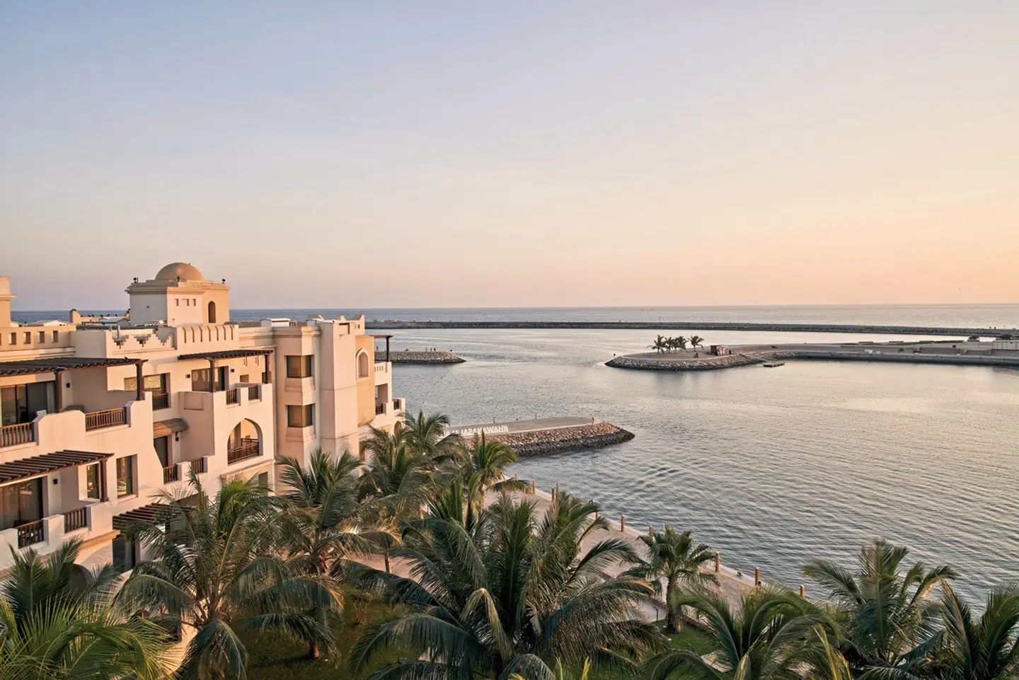 Fanar Hotel & Residences BEACH