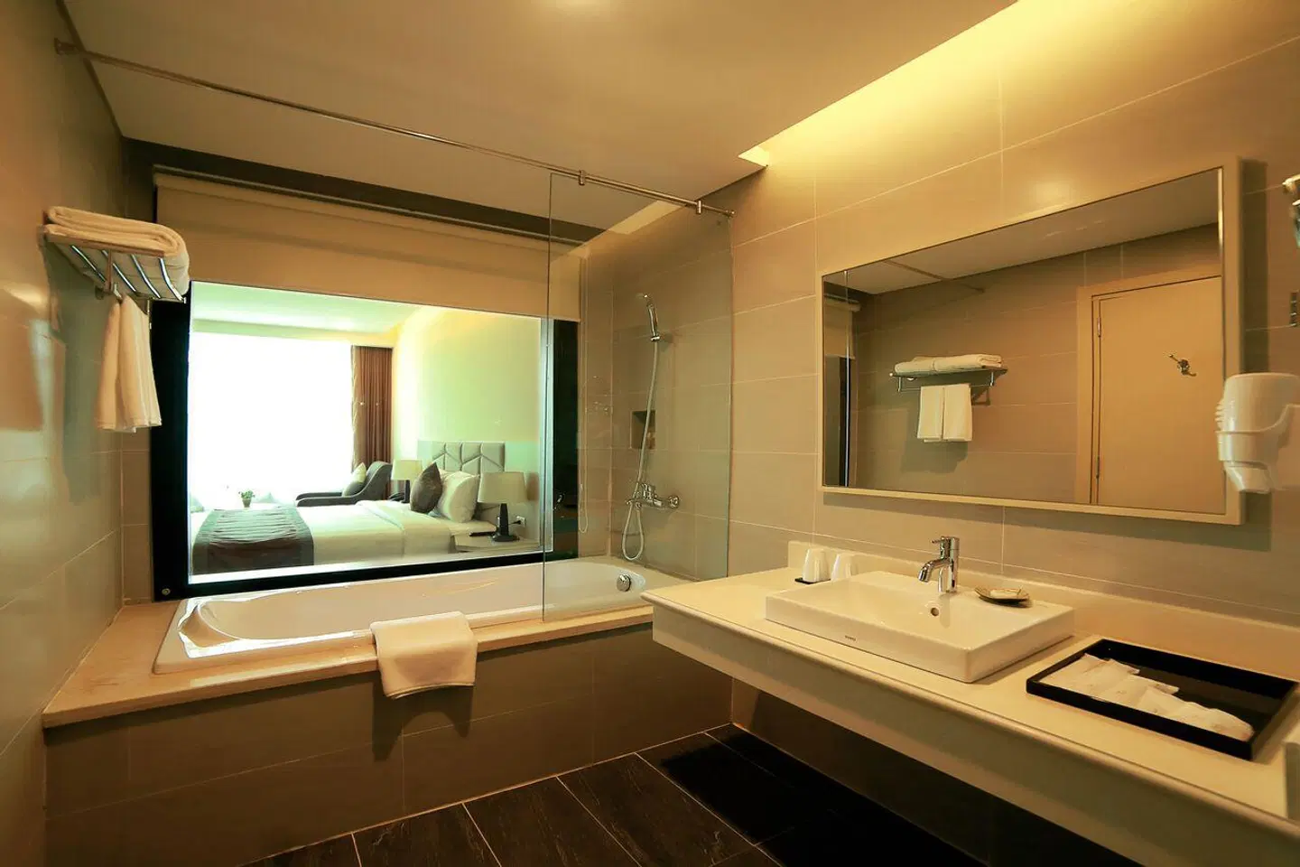 Muong Thanh Luxury Dien Lam BATHROOM