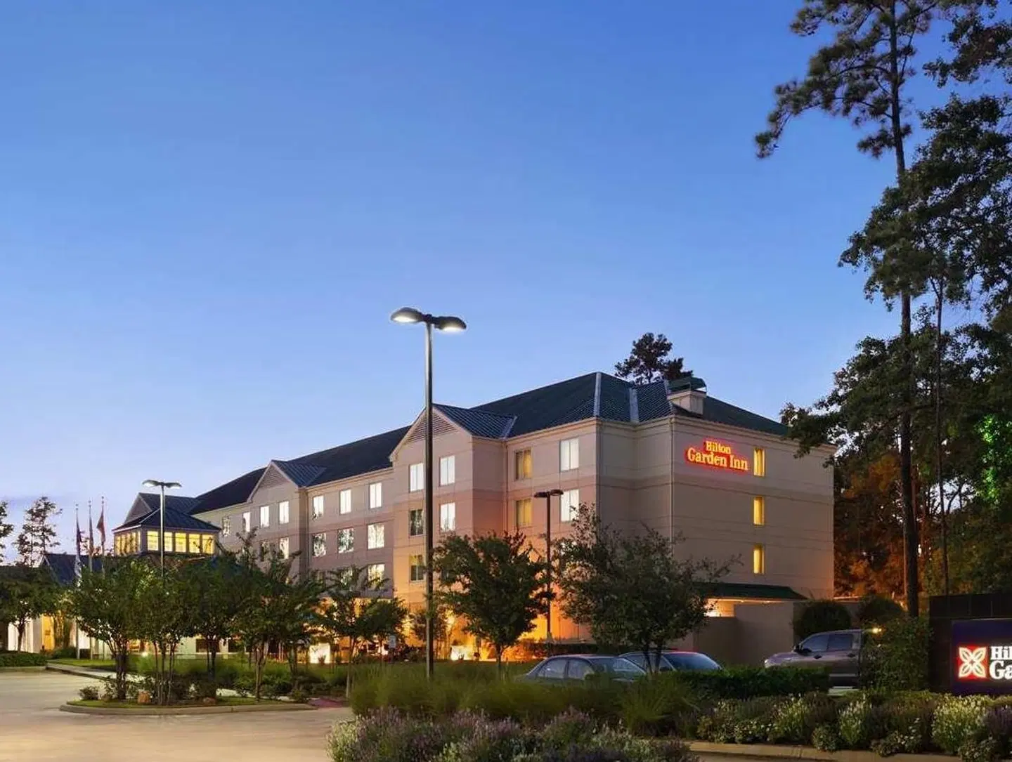 Hilton Garden Inn Houston/The Woodlands EXTERIOR