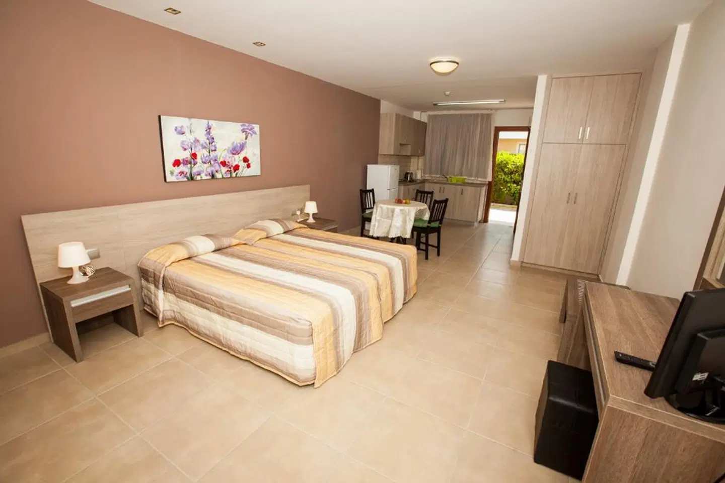 Crystallo Apartments ROOM_EXAMPLE