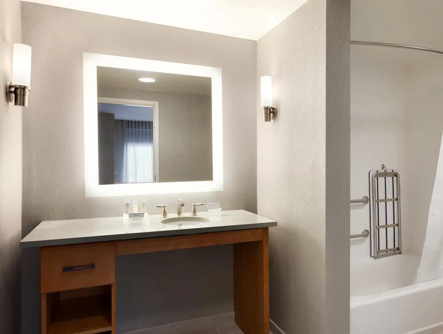 Homewood Suites by Hilton Syracuse - Carrier Circle Badezimmer