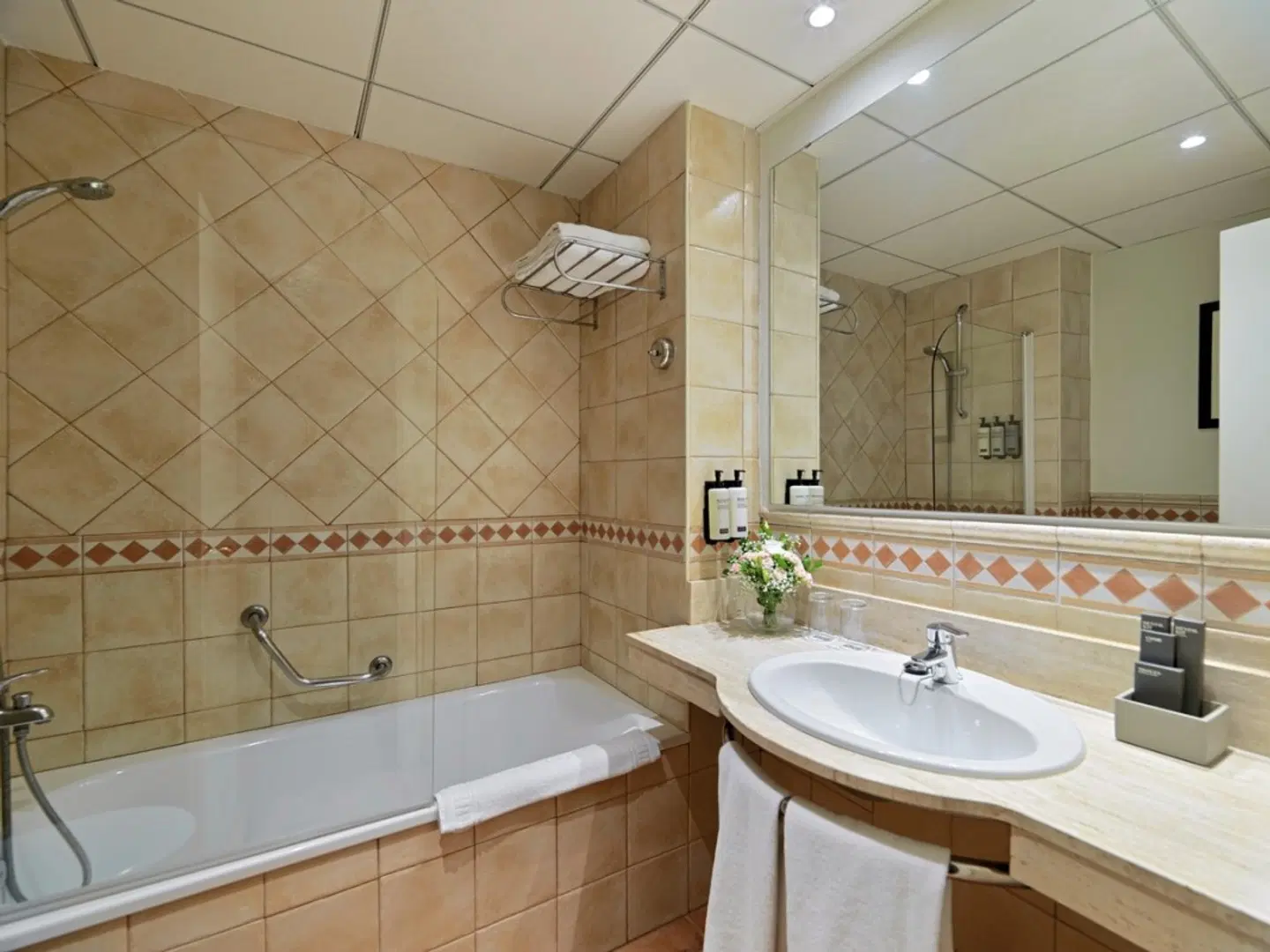 H10 Salou Princess BATHROOM