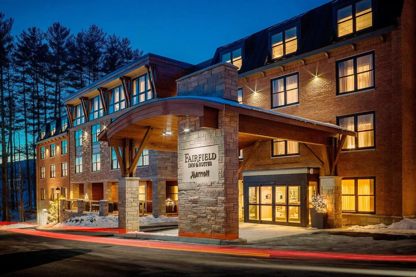 Fairfield Inn & Suites by Marriott Waterbury Stowe EXTERIOR