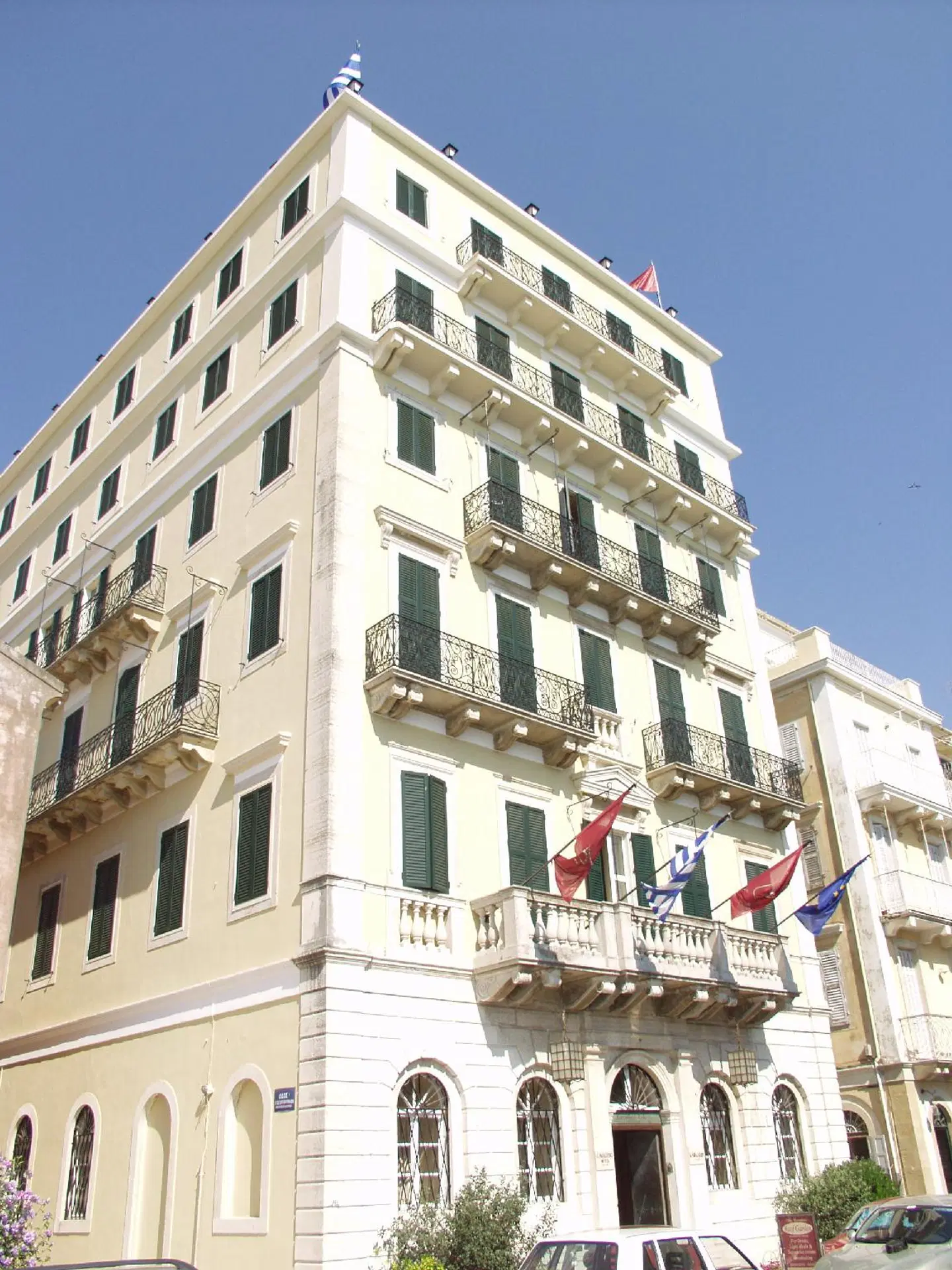 Cavalieri EXTERIOR
