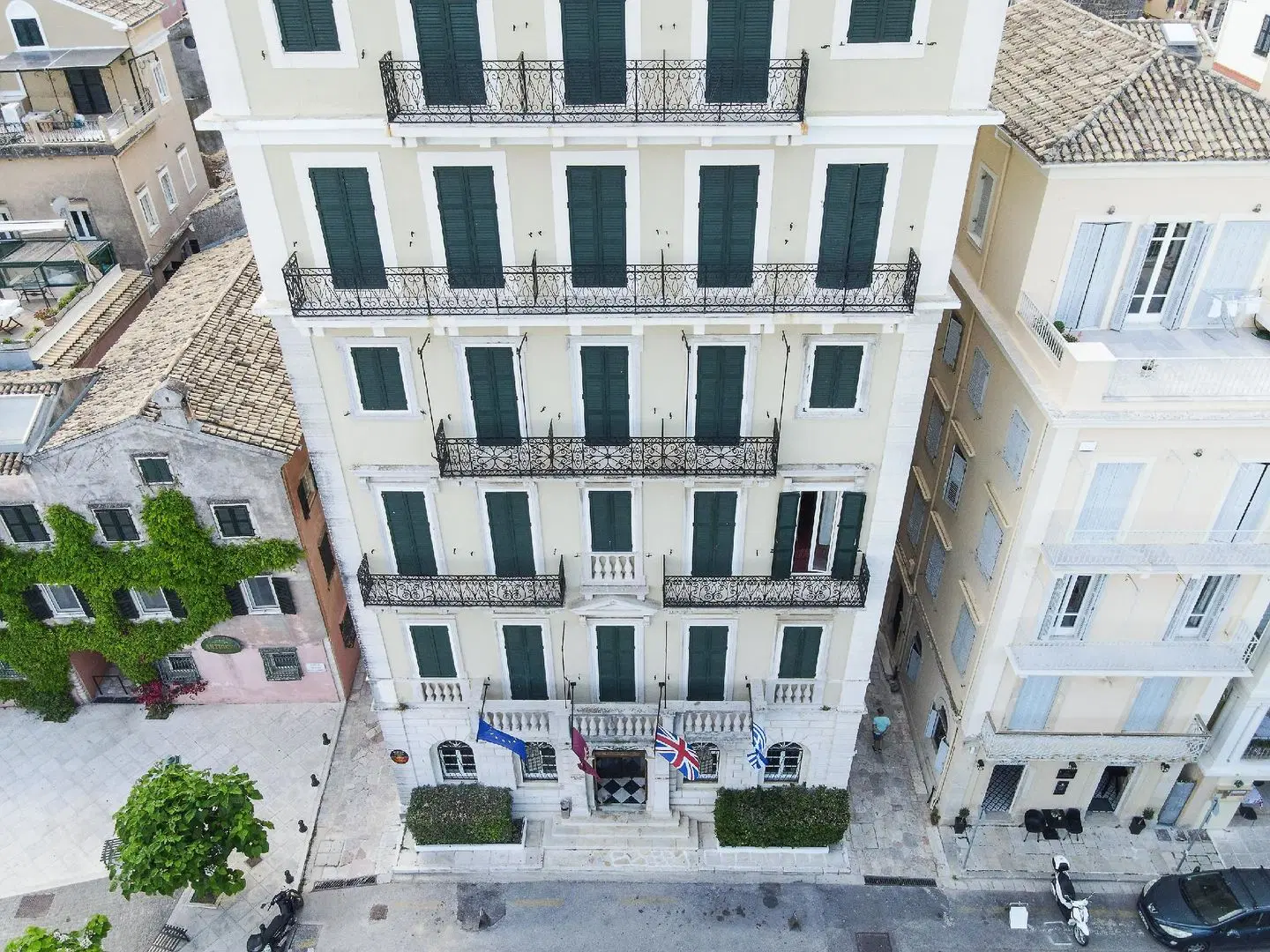 Cavalieri EXTERIOR