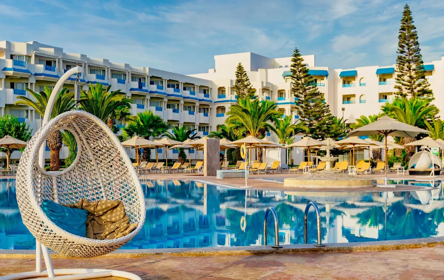 Sentido Bellevue Park OUTDOOR_POOL