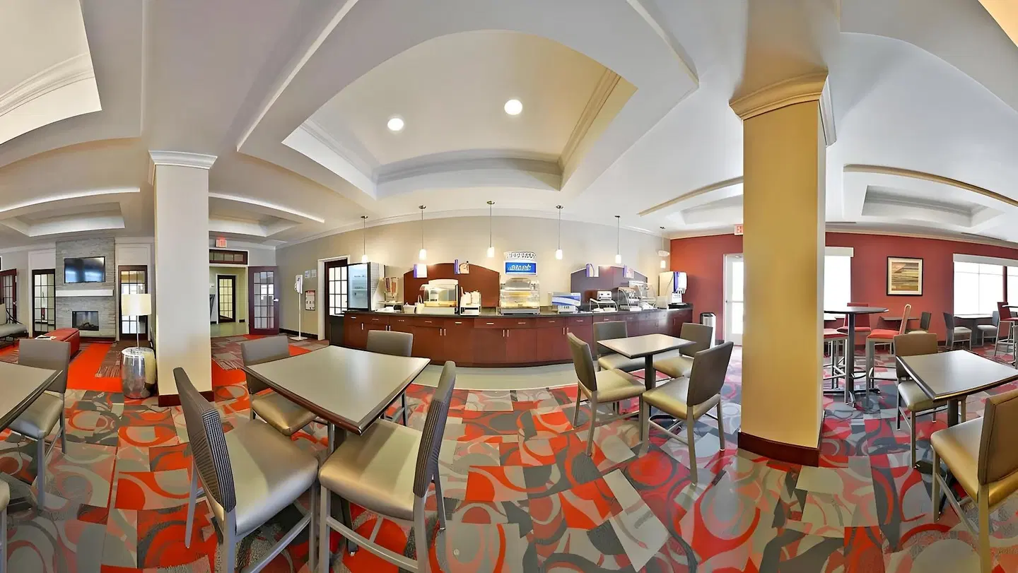 Holiday Inn Express & Suites Utica by IHG LOUNGE_LOBBY