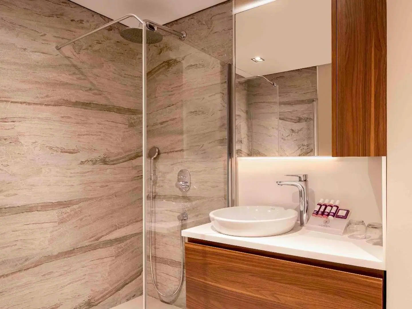 Mövenpick Living Istanbul Badezimmer