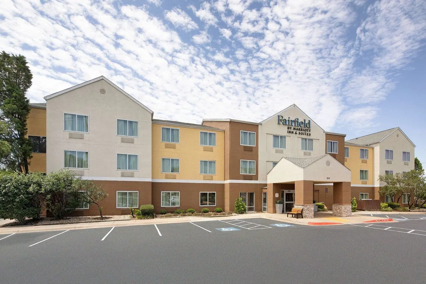 Fairfield Inn & Suites by Marriott Austin - University Area EXTERIOR