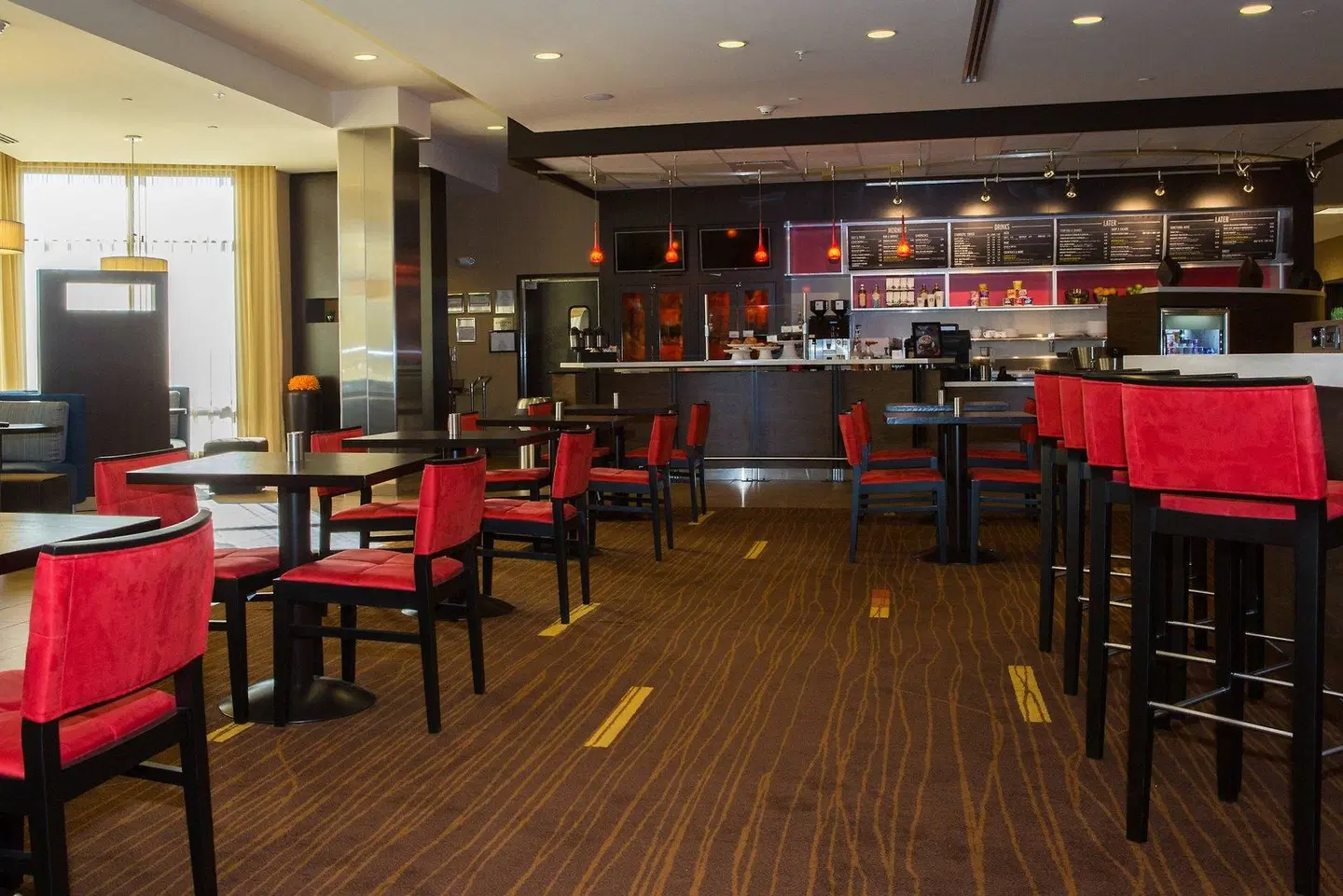 Courtyard by Marriott Lubbock Downtown Bar