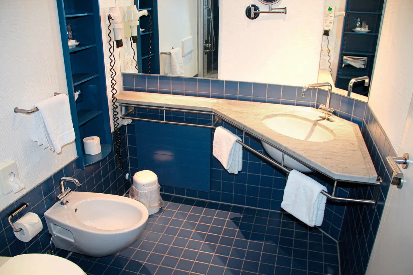 Hotel Bannwaldsee BATHROOM